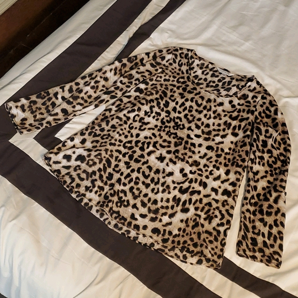 Charming Charlie Leopard Blouse 3/4 Sleeve EUC - Picture 2 of 11